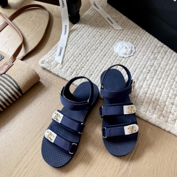 repliche,replica,perfette,siti di,affidabili,migliori siti,dove comprare,1:1,scarpe da ginnastica Sandali da spiaggia in velcro Chanel, nuovi modelli primavera ed estate