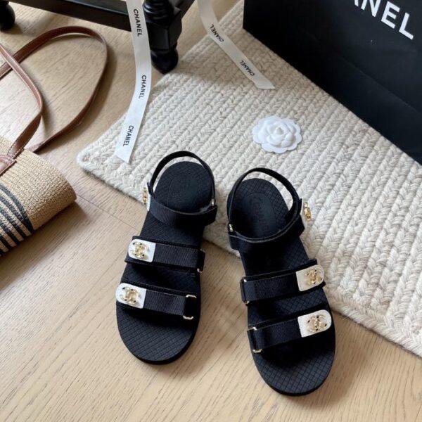 repliche,replica,perfette,siti di,affidabili,migliori siti,dove comprare,1:1,scarpe da ginnastica Sandali da spiaggia in velcro Chanel, nuovi modelli primavera ed estate