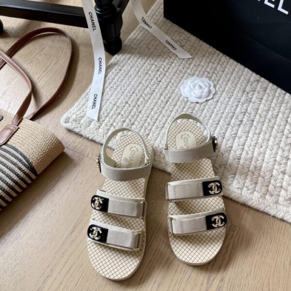 repliche,replica,perfette,siti di,affidabili,migliori siti,dove comprare,1:1,scarpe da ginnastica Sandali da spiaggia in velcro Chanel, nuovi modelli primavera ed estate