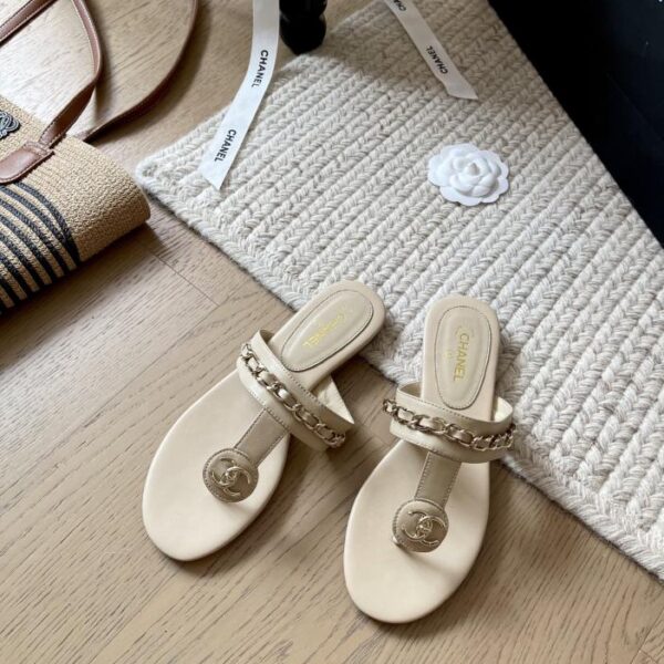 repliche,replica,perfette,siti di,affidabili,migliori siti,dove comprare,1:1,scarpe da ginnastica Chanel New Flat Flip Flops Series Top Edition
