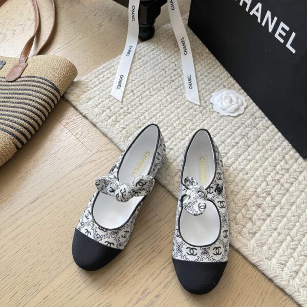 Scarpe Mary Jane Chanel di inizio primavera, versione top