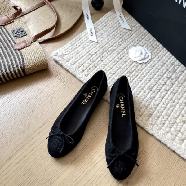 repliche,replica,perfette,siti di,affidabili,migliori siti,dove comprare,1:1,scarpe da ginnastica Le classiche scarpette da ballo Chanel in nuovi colori, versione top