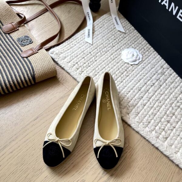 repliche,replica,perfette,siti di,affidabili,migliori siti,dove comprare,1:1,scarpe da ginnastica Le classiche ballerine Chanel in nuovi colori, versione top