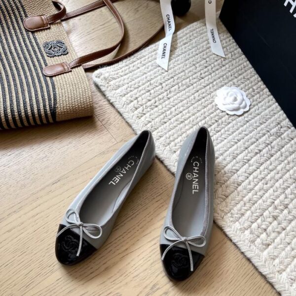 repliche,replica,perfette,siti di,affidabili,migliori siti,dove comprare,1:1,scarpe da ginnastica Le classiche ballerine Chanel in nuovi colori, versione top