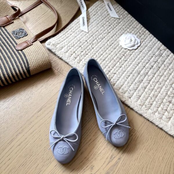 repliche,replica,perfette,siti di,affidabili,migliori siti,dove comprare,1:1,scarpe da ginnastica Le classiche scarpette da ballo Chanel in nuovi colori, versione top