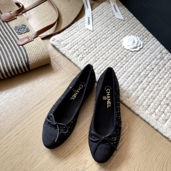 repliche,replica,perfette,siti di,affidabili,migliori siti,dove comprare,1:1,scarpe da ginnastica Le classiche ballerine Chanel in nuovi colori, versione top