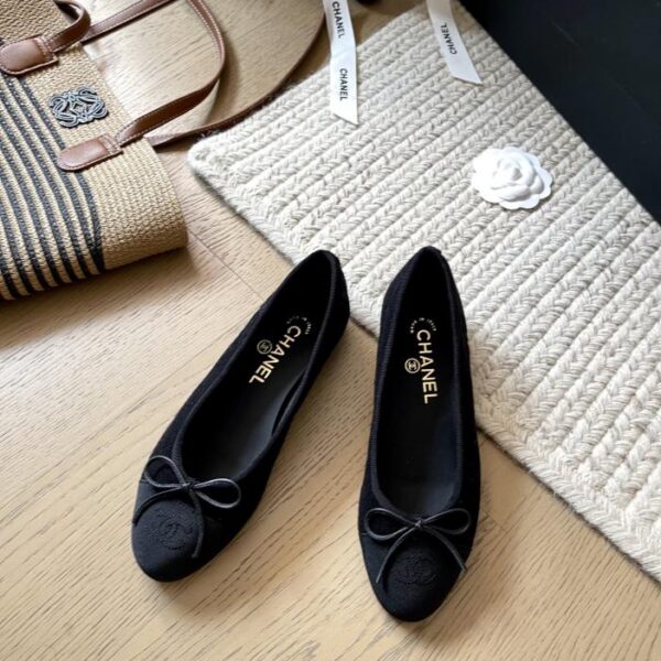 repliche,replica,perfette,siti di,affidabili,migliori siti,dove comprare,1:1,scarpe da ginnastica Le classiche ballerine Chanel in nuovi colori, versione top