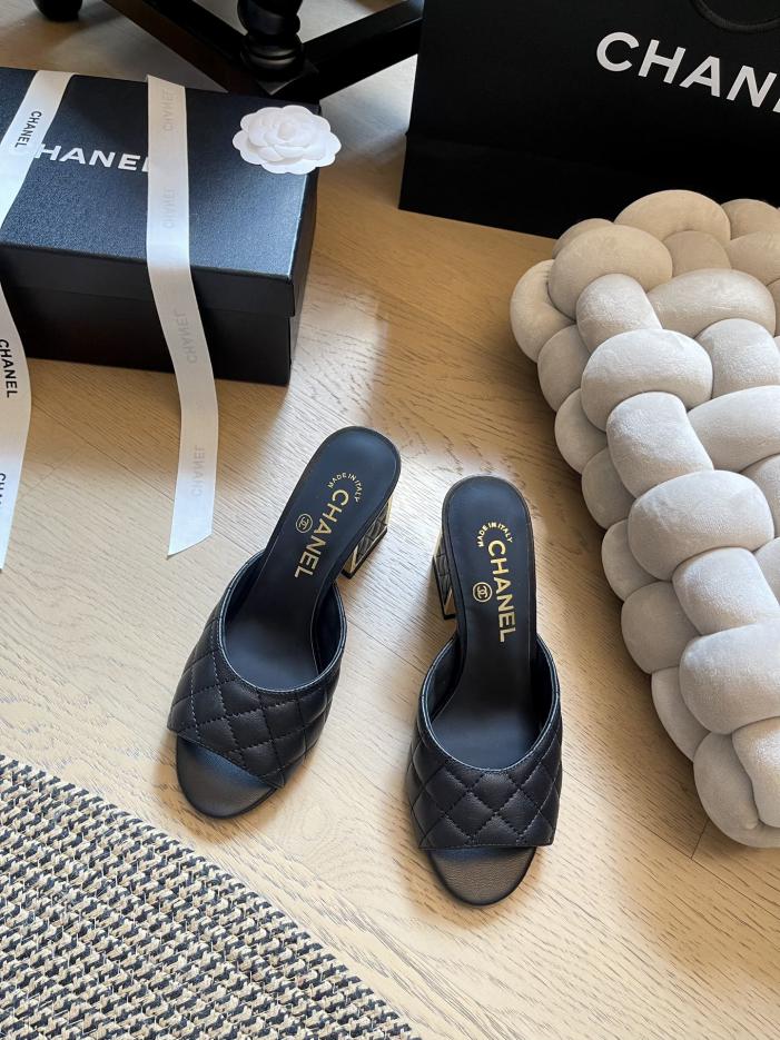 repliche,replica,perfette,siti di,affidabili,migliori siti,dove comprare,1:1,scarpe da ginnastica Nuove pantofole con tacco a blocco di Chanel repliche,replica,perfette,siti di,affidabili,migliori siti,dove comprare,1:1,scarpe da ginnastica Nuove pantofole con tacco a blocco di Chanel