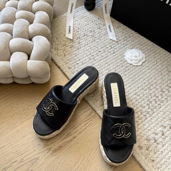 repliche,replica,perfette,siti di,affidabili,migliori siti,dove comprare,1:1,scarpe da ginnastica Pantofole Chanel con suola spessa intrecciata, nuove di zecca, versione top, altezza aumentata di 6 cm