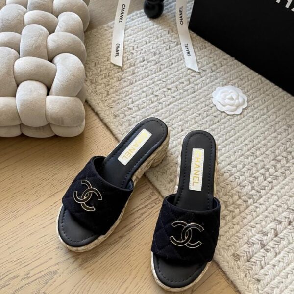 repliche,replica,perfette,siti di,affidabili,migliori siti,dove comprare,1:1,scarpe da ginnastica Pantofole Chanel con suola spessa intrecciata, nuove di zecca, versione top, altezza aumentata di 6 cm