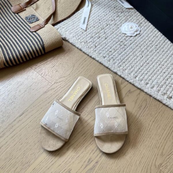 repliche,replica,perfette,siti di,affidabili,migliori siti,dove comprare,1:1,scarpe da ginnastica Ciabatte Chanel in rete, nuove per l’inizio della primavera, versione top