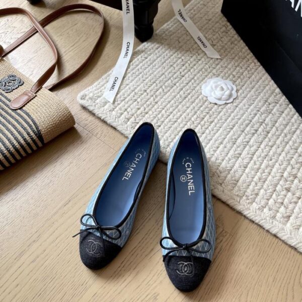 repliche,replica,perfette,siti di,affidabili,migliori siti,dove comprare,1:1,scarpe da ginnastica Le classiche ballerine Chanel in nuovi colori, versione top