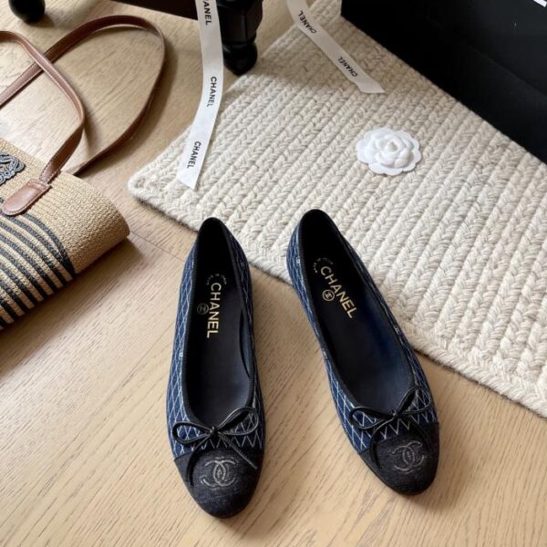 repliche,replica,perfette,siti di,affidabili,migliori siti,dove comprare,1:1,scarpe da ginnastica Le classiche ballerine Chanel in nuovi colori, versione top