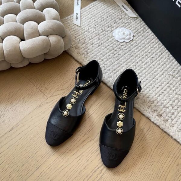 repliche,replica,perfette,siti di,affidabili,migliori siti,dove comprare,1:1,scarpe da ginnastica Chanel, nuova versione del top Mary Jane per l’inizio della primavera