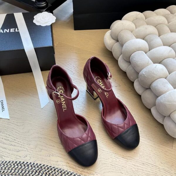 repliche,replica,perfette,siti di,affidabili,migliori siti,dove comprare,1:1,scarpe da ginnastica Nuovi sandali con tacco a blocco di Chanel