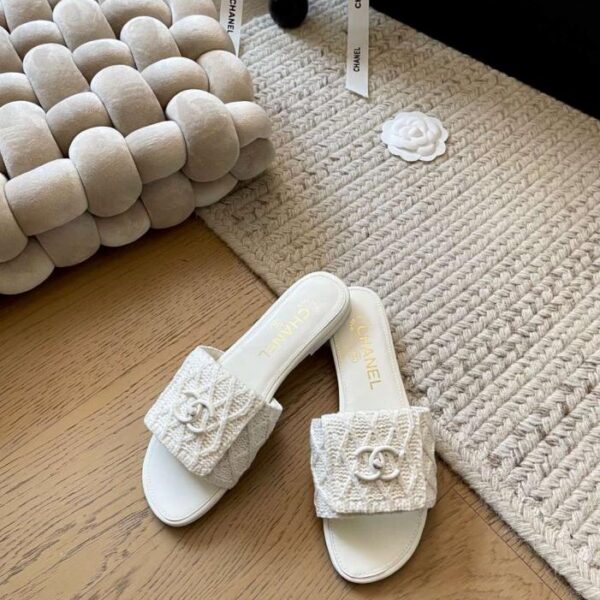 repliche,replica,perfette,siti di,affidabili,migliori siti,dove comprare,1:1,scarpe da ginnastica Le nuove pantofole con fibbia per borsa da scuola di Chanel per l’inizio della primavera