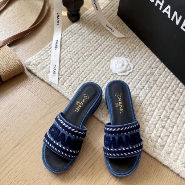 repliche,replica,perfette,siti di,affidabili,migliori siti,dove comprare,1:1,scarpe da ginnastica Ciabatte con plateau Chanel Early Spring New, versione top