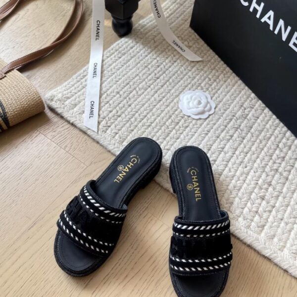 repliche,replica,perfette,siti di,affidabili,migliori siti,dove comprare,1:1,scarpe da ginnastica Ciabatte con plateau Chanel Early Spring New, versione top