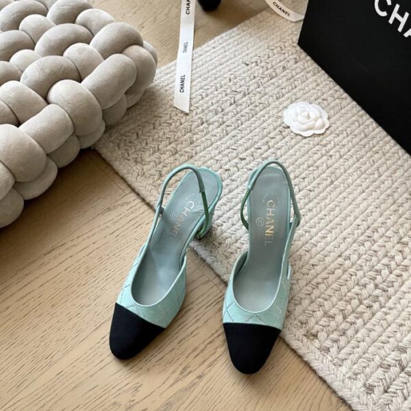 repliche,replica,perfette,siti di,affidabili,migliori siti,dove comprare,1:1,scarpe da ginnastica Nuova versione Chanel dei sandali slingback, versione top