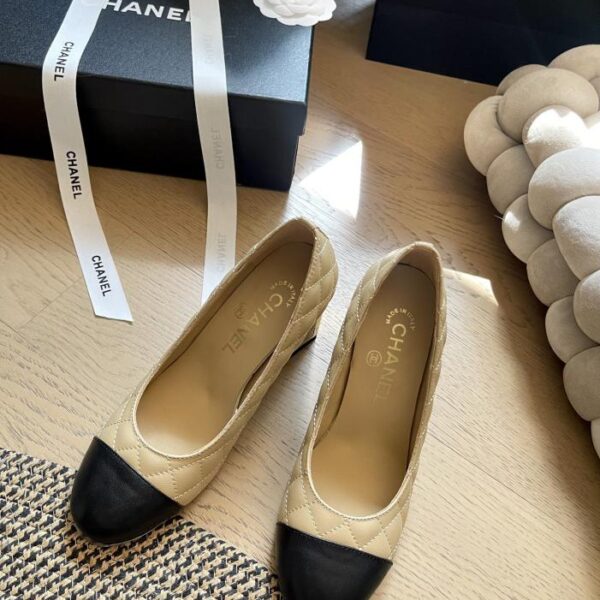 repliche,replica,perfette,siti di,affidabili,migliori siti,dove comprare,1:1,scarpe da ginnastica Nuove scarpe Chanel con tacco a blocco