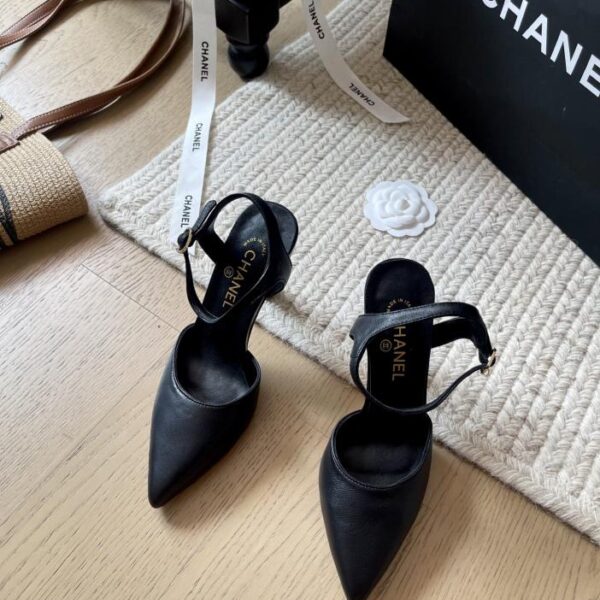 repliche,replica,perfette,siti di,affidabili,migliori siti,dove comprare,1:1,scarpe da ginnastica Chanel, nuova versione primavera dei tacchi alti con perle