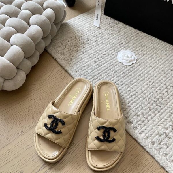 repliche,replica,perfette,siti di,affidabili,migliori siti,dove comprare,1:1,scarpe da ginnastica Nuove pantofole Chanel a forma di diamante con suola spessa, versione top, per l’inizio della primavera