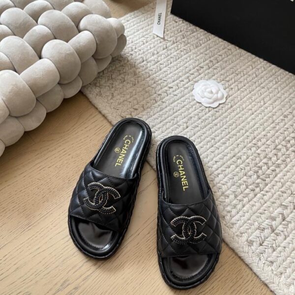 repliche,replica,perfette,siti di,affidabili,migliori siti,dove comprare,1:1,scarpe da ginnastica Nuove pantofole Chanel a forma di diamante con suola spessa, versione top, per l’inizio della primavera