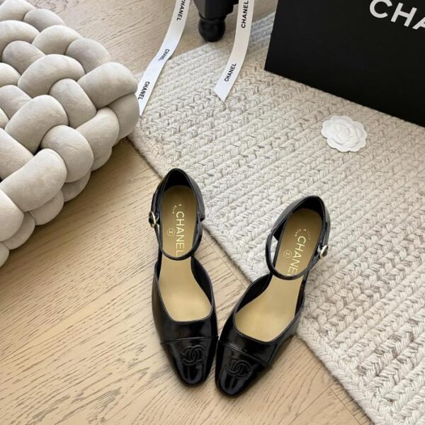 repliche,replica,perfette,siti di,affidabili,migliori siti,dove comprare,1:1,scarpe da ginnastica Scarpe con tacco a blocco Chanel, nuove di zecca, versione top della primavera