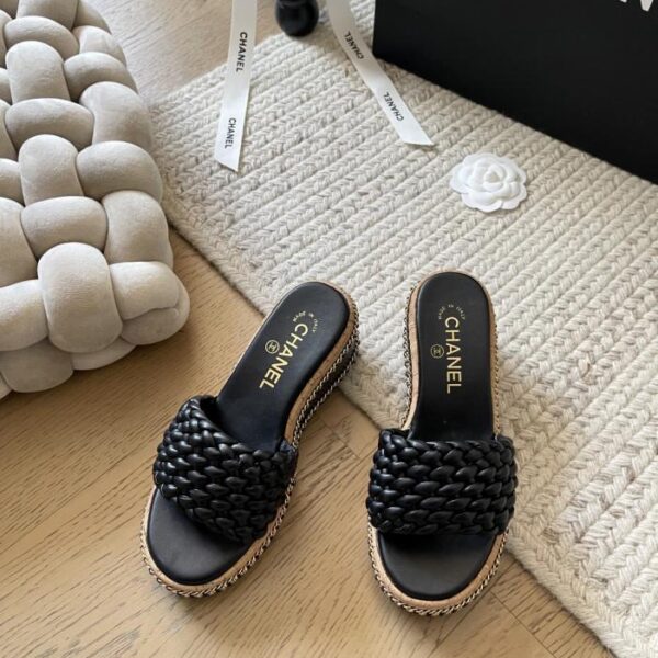 repliche,replica,perfette,siti di,affidabili,migliori siti,dove comprare,1:1,scarpe da ginnastica Sandali con plateau intrecciati Chanel, nuova serie di sandali primaverili di inizio stagione, versione top