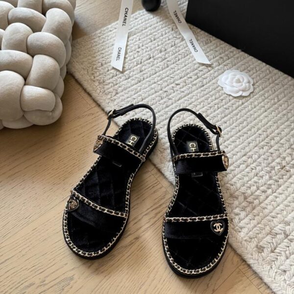 repliche,replica,perfette,siti di,affidabili,migliori siti,dove comprare,1:1,scarpe da ginnastica Sandali con catena Chanel Early Spring, nuova serie, versione top