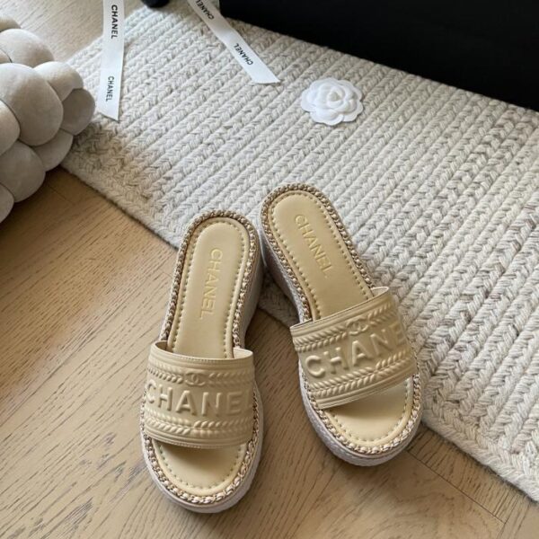 repliche,replica,perfette,siti di,affidabili,migliori siti,dove comprare,1:1,scarpe da ginnastica Sandali con catena Chanel Early Spring, nuova serie, versione top