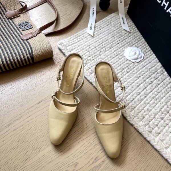 repliche,replica,perfette,siti di,affidabili,migliori siti,dove comprare,1:1,scarpe da ginnastica Chanel, nuova versione primaverile dei tacchi alti