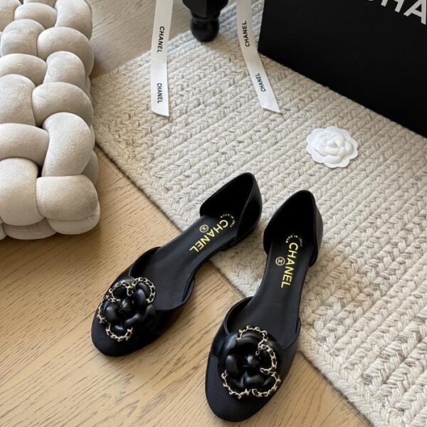 Scarpe singole Chanel Camellia, nuove di zecca, versione top