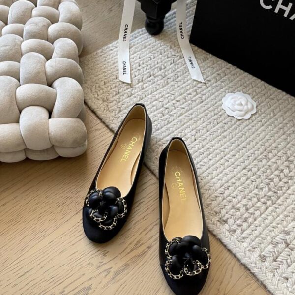repliche,replica,perfette,siti di,affidabili,migliori siti,dove comprare,1:1,scarpe da ginnastica Scarpe singole Chanel Camellia, nuove di zecca, versione top