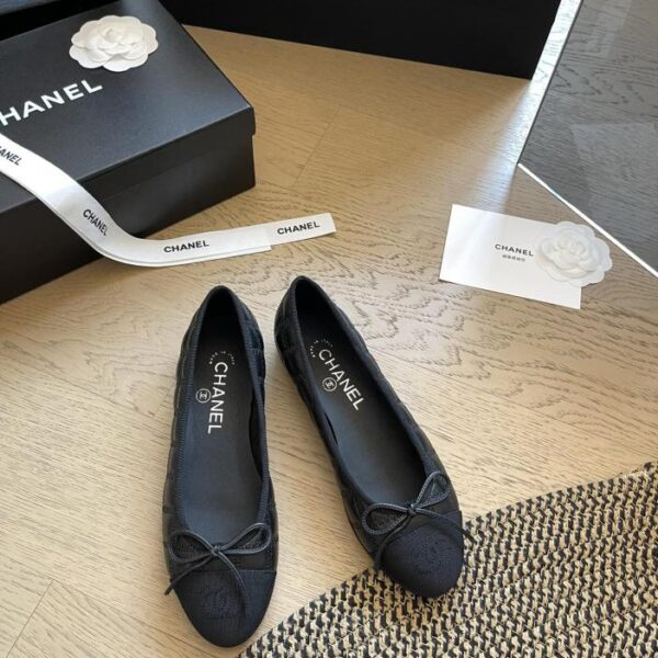 repliche,replica,perfette,siti di,affidabili,migliori siti,dove comprare,1:1,scarpe da ginnastica Chanel aggiunge nuovi colori alla sua collezione di ballerine
