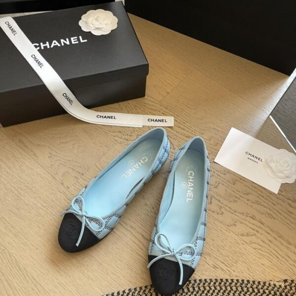 repliche,replica,perfette,siti di,affidabili,migliori siti,dove comprare,1:1,scarpe da ginnastica Chanel aggiunge nuovi colori alla sua collezione di ballerine