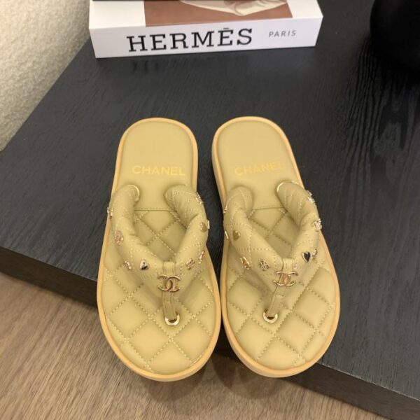 repliche,replica,perfette,siti di,affidabili,migliori siti,dove comprare,1:1,scarpe da ginnastica Sandali Chanel, versione originale