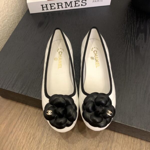 repliche,replica,perfette,siti di,affidabili,migliori siti,dove comprare,1:1,scarpe da ginnastica Sandali Chanel, versione originale