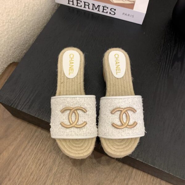 repliche,replica,perfette,siti di,affidabili,migliori siti,dove comprare,1:1,scarpe da ginnastica Sandali Chanel, versione originale