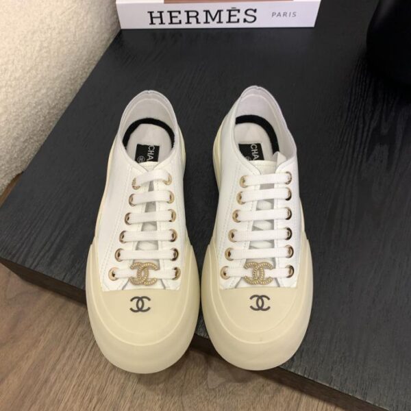 repliche,replica,perfette,siti di,affidabili,migliori siti,dove comprare,1:1,scarpe da ginnastica Sandali Chanel, versione originale