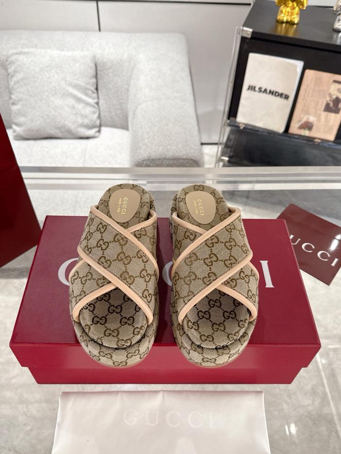 repliche,replica,perfette,siti di,affidabili,migliori siti,dove comprare,1:1,scarpe da ginnastica Ciabatte Gucci classiche in tela con suola spessa GG, versione da coppia repliche,replica,perfette,siti di,affidabili,migliori siti,dove comprare,1:1,scarpe da ginnastica Ciabatte Gucci classiche in tela con suola spessa GG, versione da coppia
