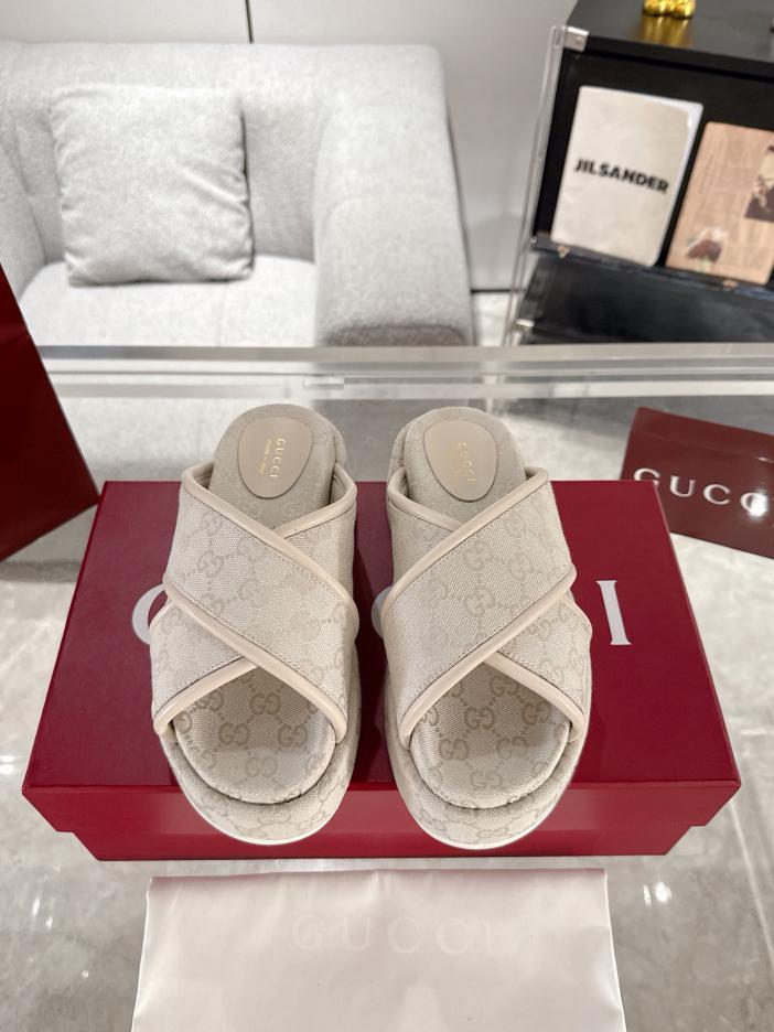 repliche,replica,perfette,siti di,affidabili,migliori siti,dove comprare,1:1,scarpe da ginnastica Ciabatte Gucci classiche in tela con suola spessa GG, versione da coppia repliche,replica,perfette,siti di,affidabili,migliori siti,dove comprare,1:1,scarpe da ginnastica Ciabatte Gucci classiche in tela con suola spessa GG, versione da coppia