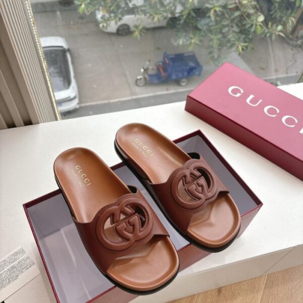 G335 versione top GUCCI pantofole da donna con suola spessa e mules chiuse