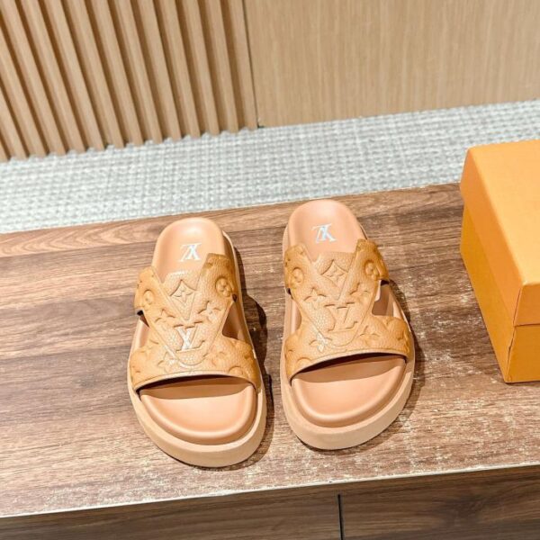 Ciabatte da spiaggia casual estive Louis Vuitton, nuove