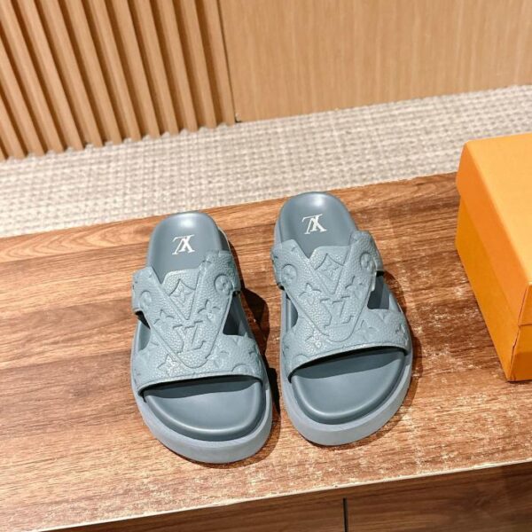 Ciabatte da spiaggia casual estive Louis Vuitton, nuove