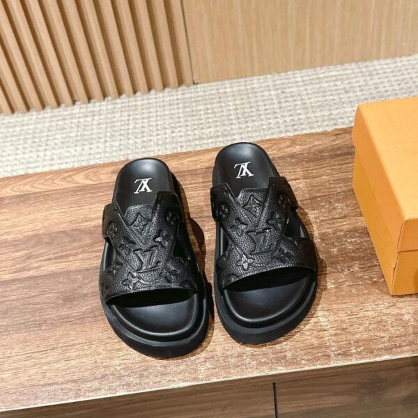Ciabatte da spiaggia casual estive Louis Vuitton, nuove