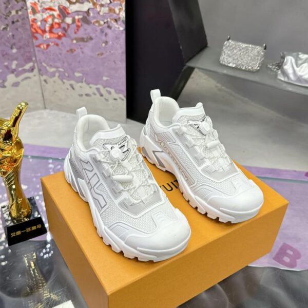 Scarpe sportive casual della serie Runner Tatic di Louis Vuitton, versione top delle scarpe da corsa
