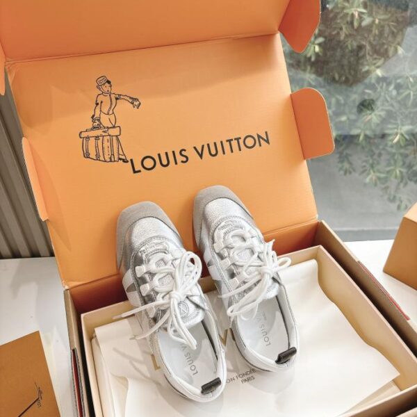 repliche,replica,perfette,siti di,affidabili,migliori siti,dove comprare,1:1,scarpe da ginnastica Scarpe da ginnastica Louis Vuitton Footprint Soccer Ballet