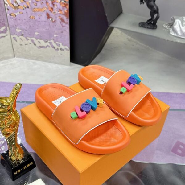 repliche,replica,perfette,siti di,affidabili,migliori siti,dove comprare,1:1,scarpe da ginnastica Versione top delle pantofole Louis Vuitton per coppie