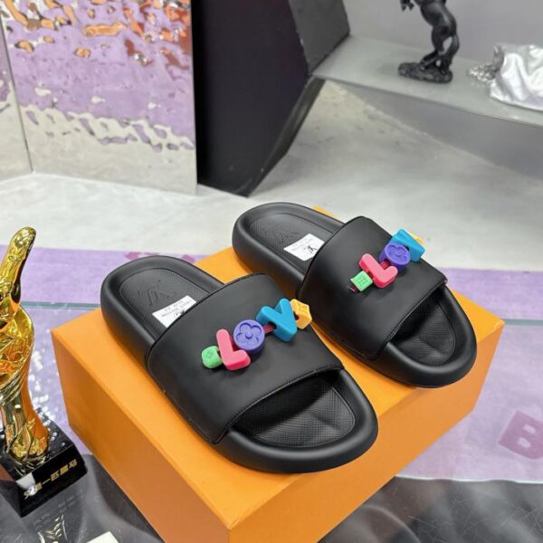 repliche,replica,perfette,siti di,affidabili,migliori siti,dove comprare,1:1,scarpe da ginnastica Versione top delle pantofole Louis Vuitton per coppie